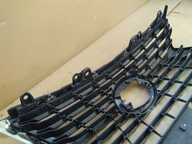 bontott LEXUS NX Hűtőrács