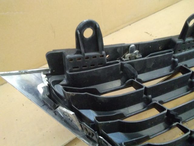 bontott LEXUS NX Hűtőrács