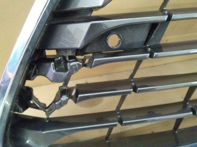 bontott LEXUS NX Hűtőrács