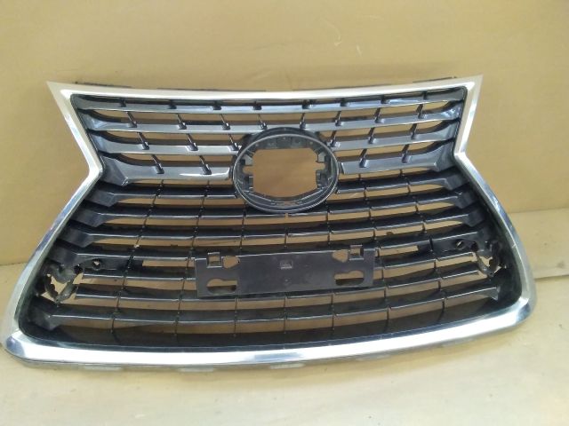 bontott LEXUS NX Hűtőrács