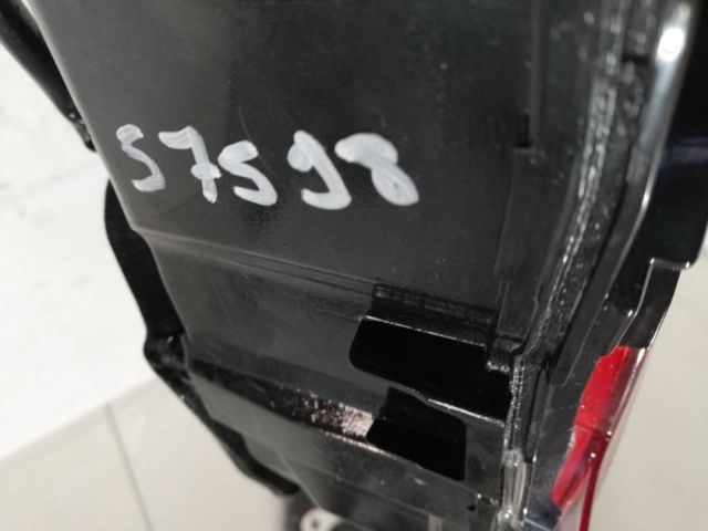 bontott LEXUS NX Jobb Belső Hátsó Lámpa