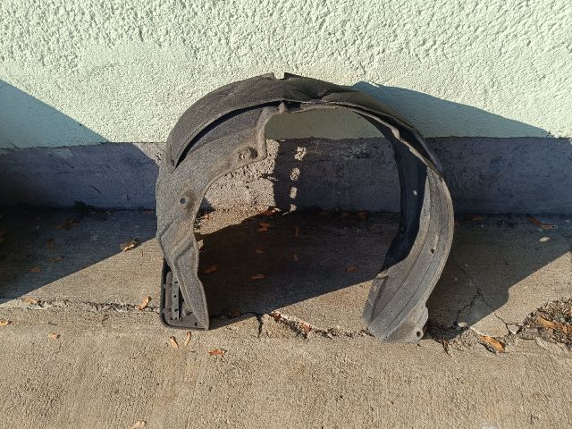 bontott LEXUS NX Jobb első Első Dobbetét (Kerékjárati, Műanyag)