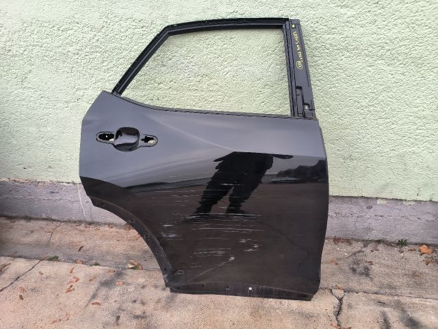 bontott LEXUS NX Jobb hátsó Ajtó (Részeivel)