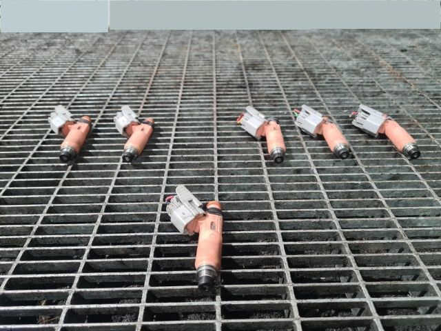 bontott LEXUS RX Porlasztó (1 db)