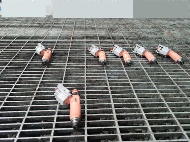 bontott LEXUS RX Porlasztó (1 db)