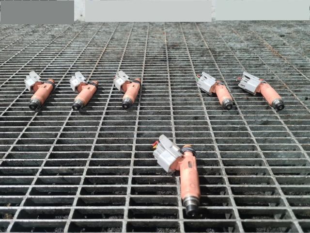 bontott LEXUS RX Porlasztó (1 db)