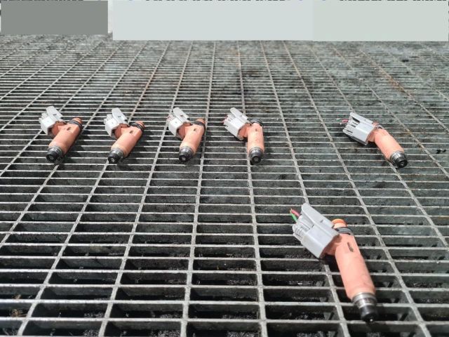 bontott LEXUS RX Porlasztó (1 db)