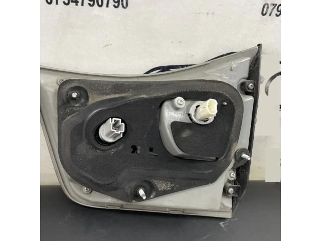 bontott LEXUS RX Bal Belső Hátsó Lámpa