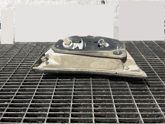 bontott LEXUS RX Bal Belső Hátsó Lámpa