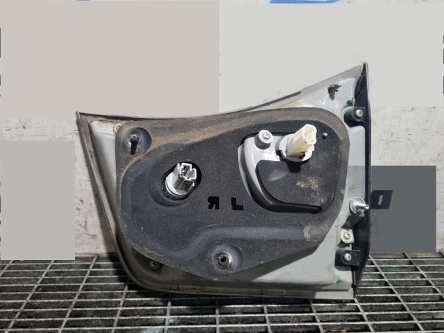 bontott LEXUS RX Bal Belső Hátsó Lámpa