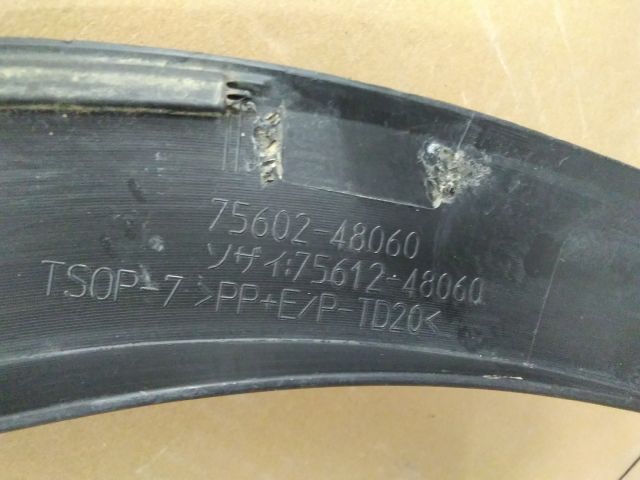 bontott LEXUS RX Bal első Sárvédő Díszléc