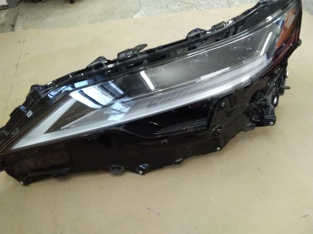bontott LEXUS RX Bal Fényszóró