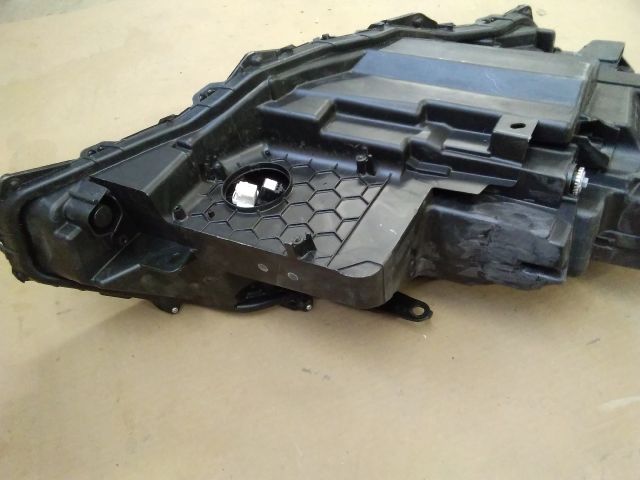 bontott LEXUS RX Bal Fényszóró