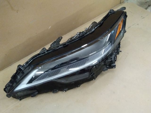 bontott LEXUS RX Bal Fényszóró