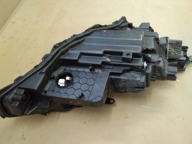 bontott LEXUS RX Bal Fényszóró