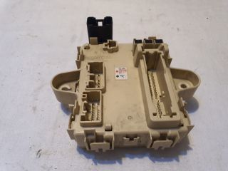 bontott LEXUS RX Biztosítéktábla Utastér