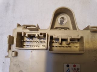 bontott LEXUS RX Biztosítéktábla Utastér