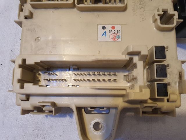 bontott LEXUS RX Biztosítéktábla Utastér