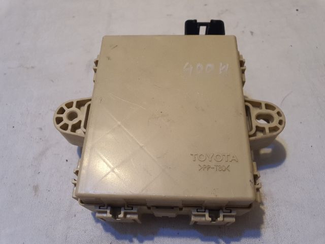 bontott LEXUS RX Biztosítéktábla Utastér