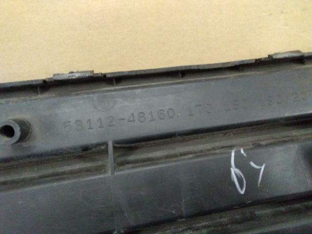 bontott LEXUS RX Első Lökhárító Alsó Középső Díszrács