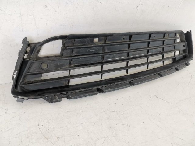 bontott LEXUS RX Első Lökhárító Alsó Középső Díszrács