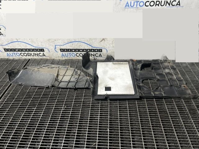 bontott LEXUS RX Felső Hűtőburkolat