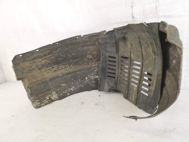 bontott LEXUS RX Jobb első Dobbetét (Kerékjárati, Műanyag)