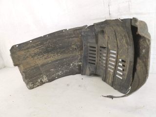 bontott LEXUS RX Jobb első Dobbetét (Kerékjárati, Műanyag)