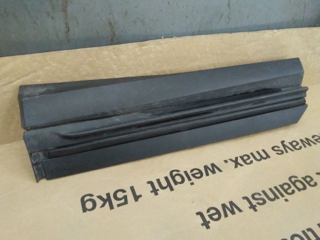 bontott LEXUS RX Jobb hátsó Ajtó Díszléc