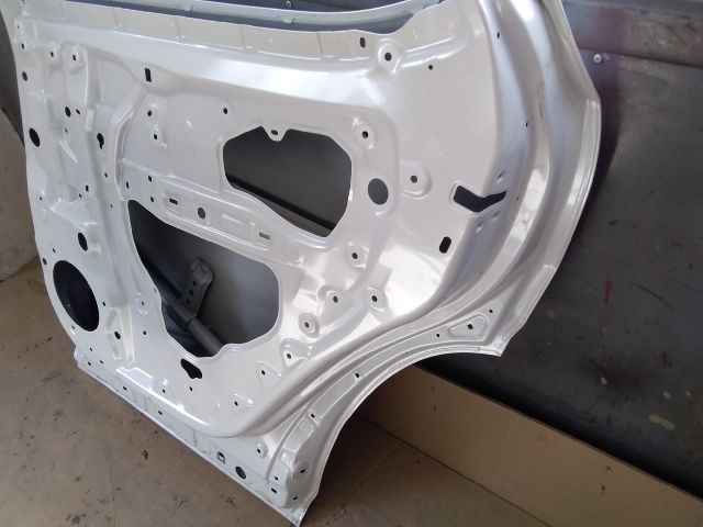 bontott LEXUS RX Jobb hátsó Ajtó (Üres lemez)