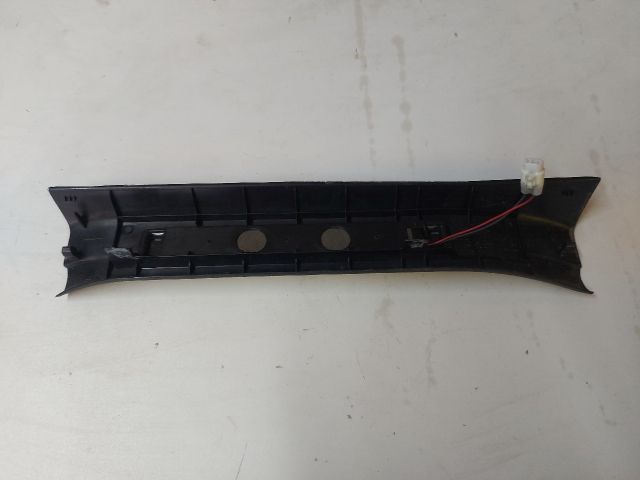 bontott LEXUS RX Jobb hátsó Belső Küszöb Burkolat