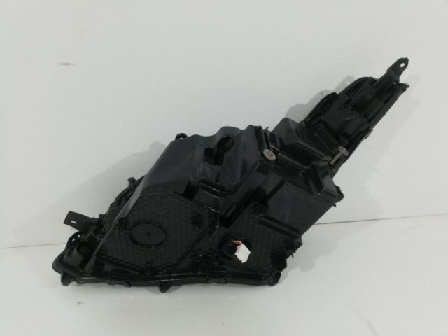 bontott LEXUS RX Jobb Ledes Fényszóró