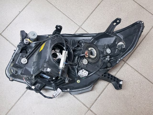 bontott LEXUS RX Jobb Xenon Fényszóró