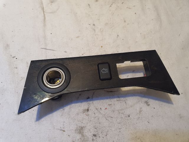 bontott LEXUS RX Szivargyújtó Aljzat