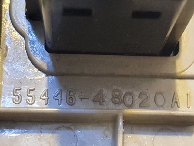 bontott LEXUS RX Tankajtó Nyitó Kar / Gomb