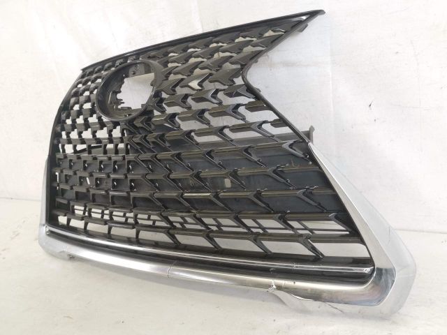 bontott LEXUS UX Hűtőrács