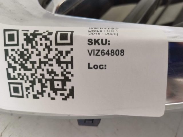 bontott LEXUS UX Hűtőrács