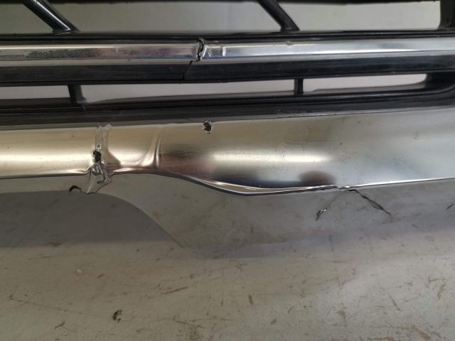 bontott LEXUS UX Hűtőrács