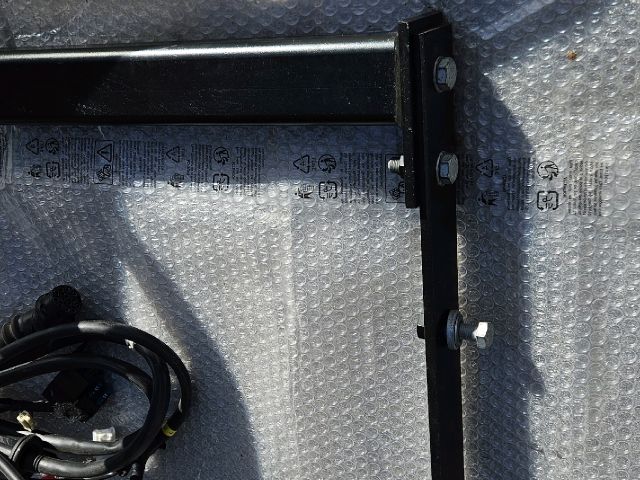 bontott LEXUS UX Vonóhorog