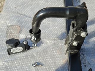 bontott LEXUS UX Vonóhorog