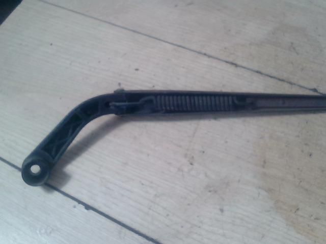 bontott MAHINDRA SCORPIO Jobb első Ablaktörlő Kar