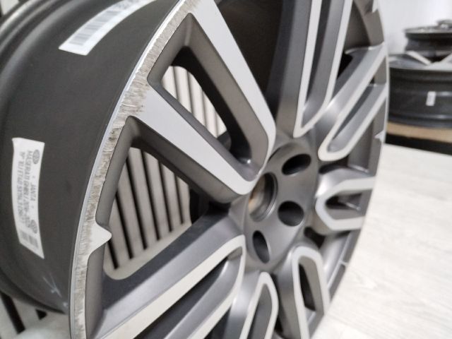 bontott MASERATI GHIBLI Alufelni (1 db)