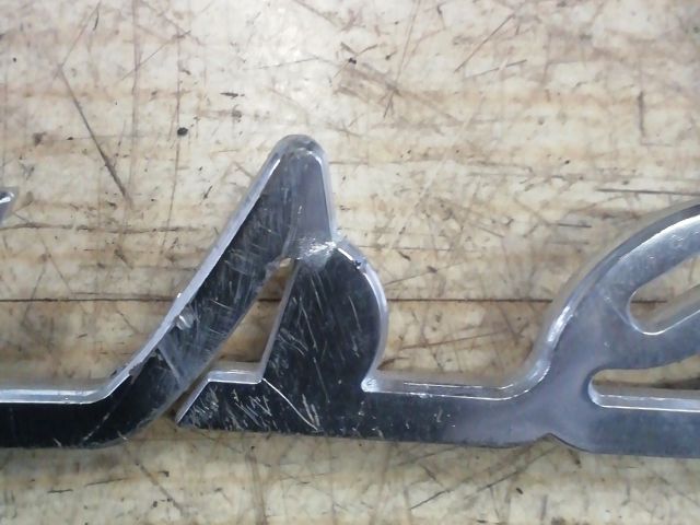 bontott MASERATI GHIBLI Hátsó Embléma