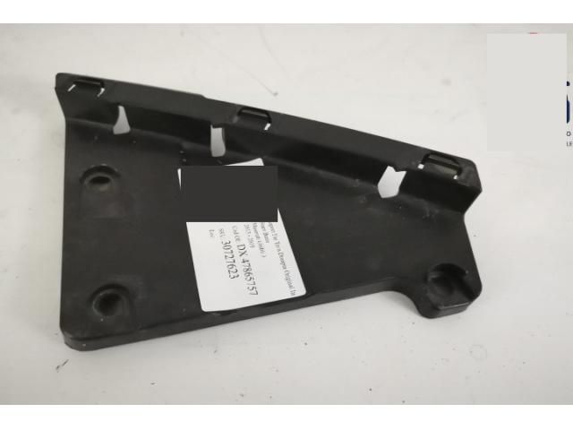 bontott MASERATI GHIBLI Jobb Fényszóró Tartó