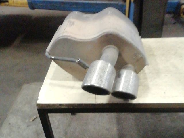 bontott MASERATI GRAN TURISMO Hátsó Kipufogó Dob