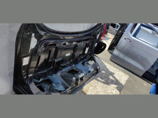 bontott MASERATI GRAN TURISMO Csomagtérajtó (Üres lemez)