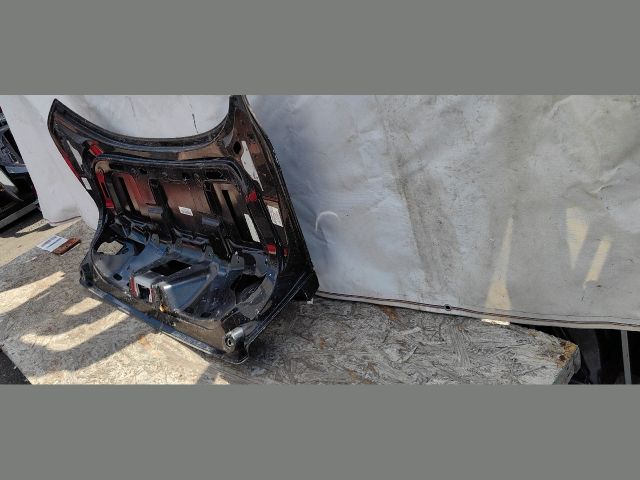 bontott MASERATI GRAN TURISMO Csomagtérajtó (Üres lemez)