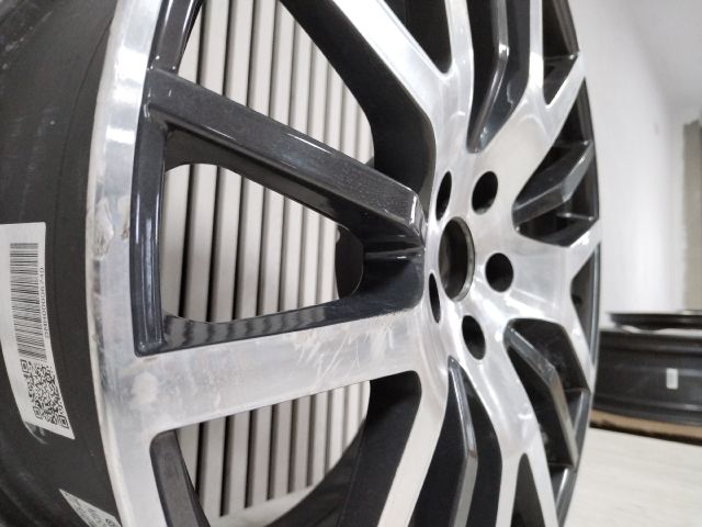 bontott MASERATI LEVANTE Alufelni (1 db)