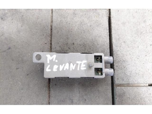 bontott MASERATI LEVANTE Antenna Erősítő