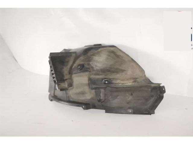 bontott MASERATI LEVANTE Bal első Dobbetét (Kerékjárati, Műanyag)